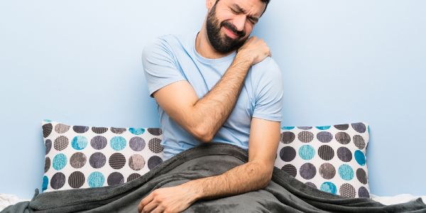 Sāpes locītavās, plecā, mugurā, rokās